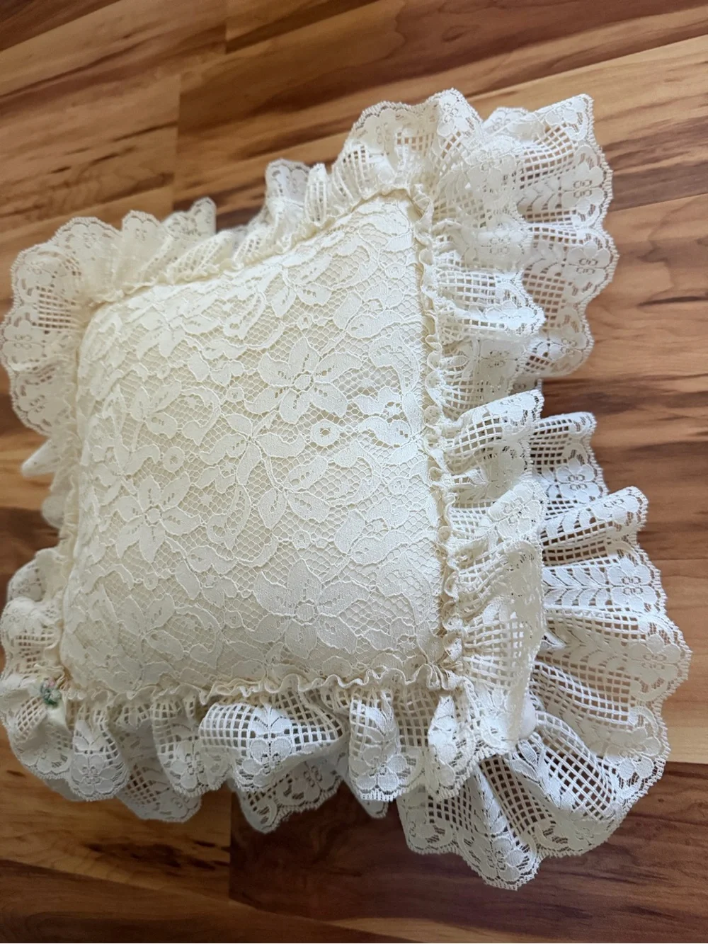 N/A elegant cream
